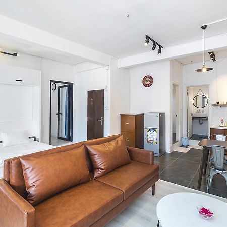 Scandinavian Apartment With Balcony In Bui Vien Ciudad Ho Chi Minh  Exterior foto